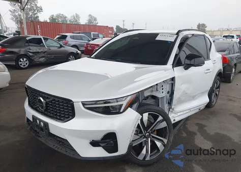 2024 Volvo Xc40 B5 Ultimate Dark Theme из США, поврежденный, VIN YV4L12UMXR2234356